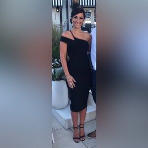 PrettyLittleThing Black One-Shoulder Bodycon Dress